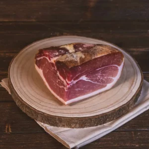 Quart de jambon d’Auvergne IGP élaboré artisanalement par les Salaisons de Montagnac format pratique