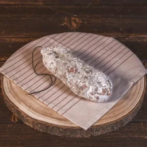 Saucisson artisanal au sanglier fabriqué par les Salaisons de Montagnac, charcuterie traditionnelle de qualité