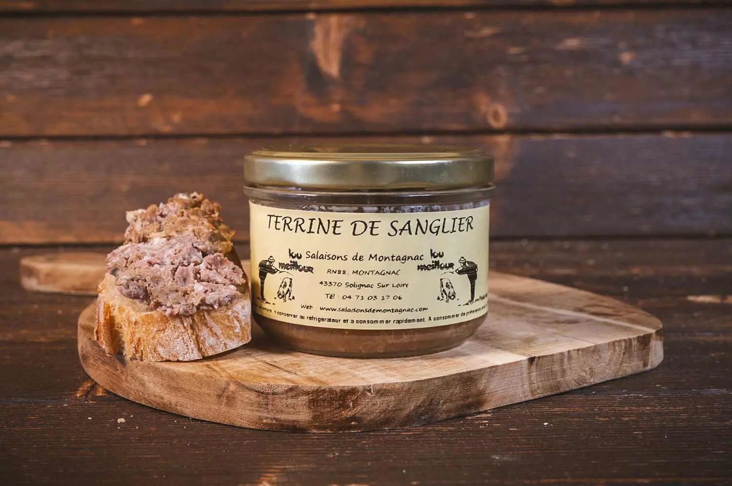 Terrine de sanglier artisanale, préparée par les Salaisons de Montagnac selon un savoir-faire traditionnel de charcuterie fine