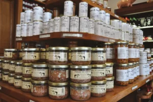 Les terrines des Salaisons de Montagnac au magasin vente directe